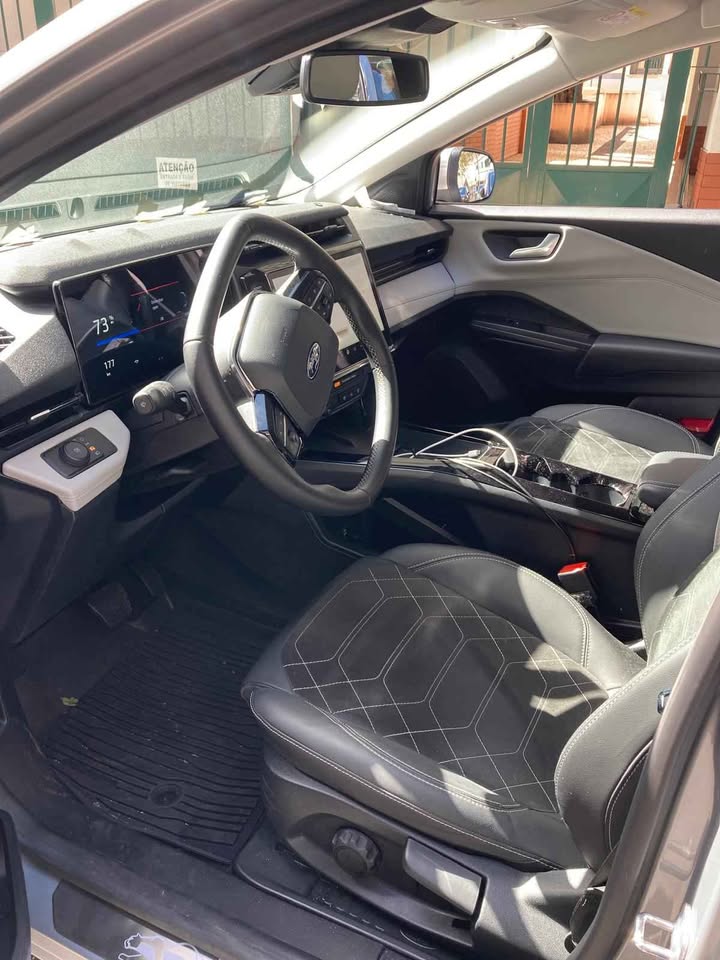 Ford Puma front three-quarter view